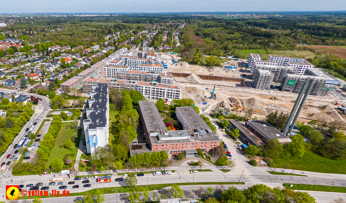 04.05.2023 - Luftbilder vom Alexisqaurtier und Pandion Verde in Neuperlach